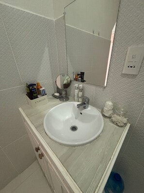 Shower, towels