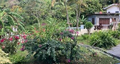 2 Bed Villa - Sleeps 4 - Sea View & 10min to Beach