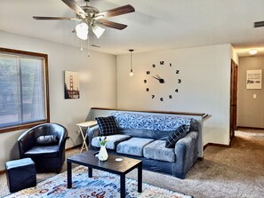 Smart TV - Renovated 2-bed apt, right next to downtown Omaha (Council Bluffs)