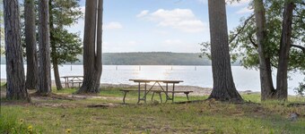 Higgins Haus, Cozy Modern A-Frame