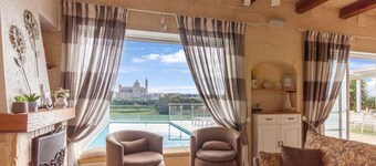 Twilight Gozitan Farmhouse With Pool, L-Għasri Gozo, Malta