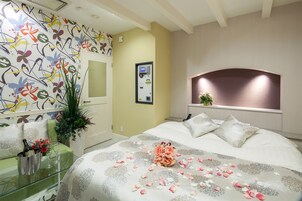 Habitación básica doble | Decoración individual, mobiliario individual, wifi gratis y ropa de cama