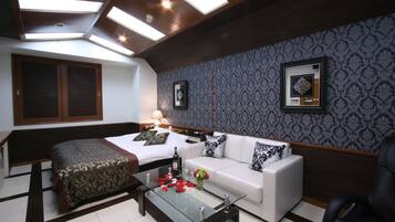 Basic Double Room | Free WiFi, bed sheets