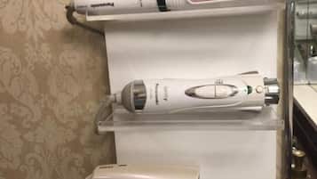 Separate tub and shower, free toiletries, hair dryer, bidet