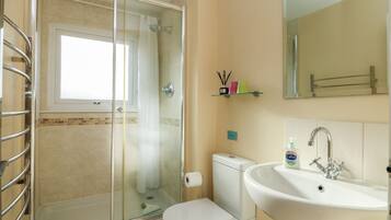 Cottage | Bathroom | Shower