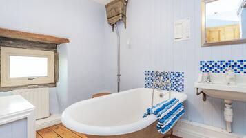 Cottage | Bathroom | Shower