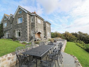 Cottage | Outdoor dining - Penmarth House (Helston)