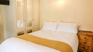 Cottage | 4 bedrooms, individually decorated, individually furnished, free WiFi