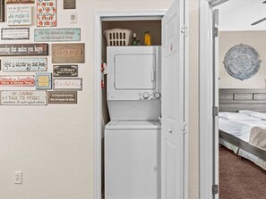 3 chambres, fer et planche à repasser, lit parapluie, Wi-Fi gratuit