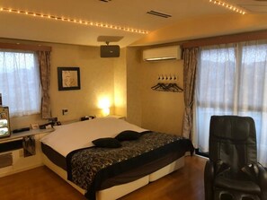 Blackout drapes, soundproofing, free WiFi, bed sheets - Restay Penthouse - Adults Only (Kitakyushu)