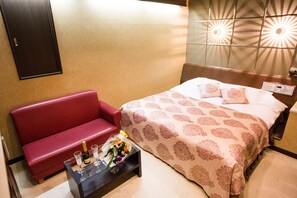 Double Room | Individually decorated, individually furnished, free WiFi, bed sheets - Restay Hakodate - Adults Only (Hakodate)