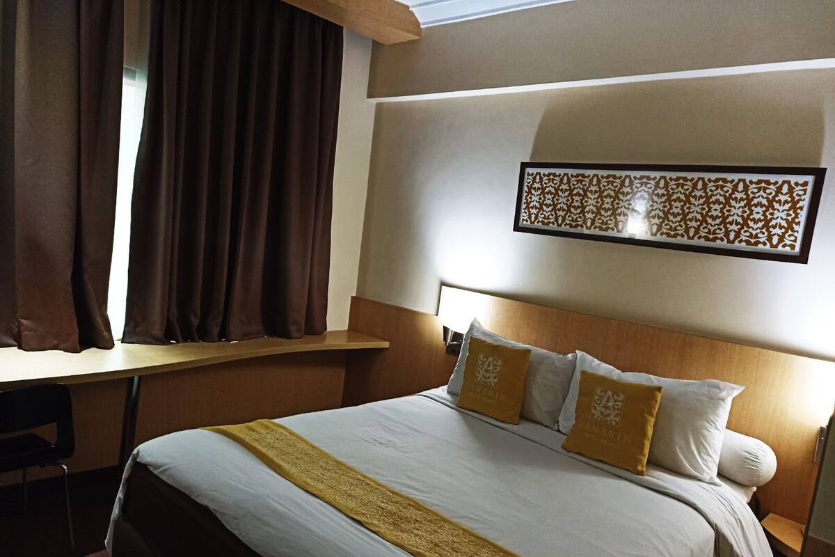 Superior Double Room, 1 Queen Bed | Iron/ironing board, free WiFi, bed sheets, wheelchair access