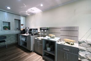 Dagelijks ontbijtbuffet (toeslag)
