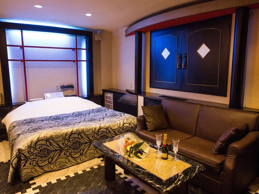 Individually decorated, individually furnished, free WiFi, bed sheets