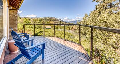Closest home to Mosier Falls with mountain & river views, hot tub, & game room
