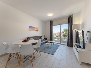 TV - 303. MODERN, SUNNY IFONCHE WITH WiFi (Adeje)