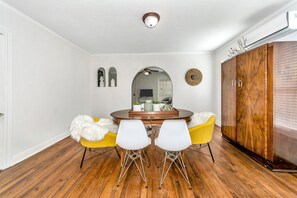 Interior - Charming Duplex in Popular Oak Lawn (Dallas)