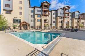Outdoor pool, a heated pool