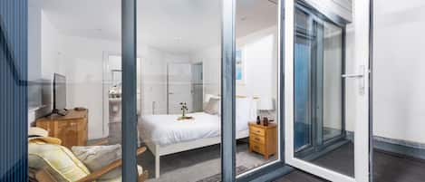 3 bedrooms, iron/ironing board, Internet, bed sheets