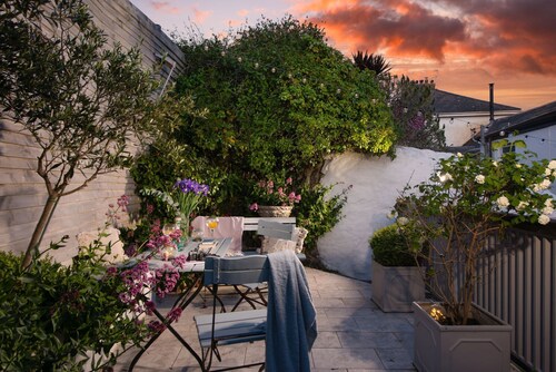 Carvossa - Sea Views & Woodburner