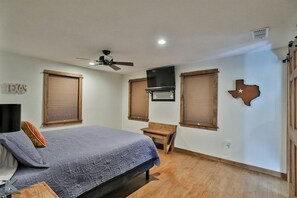 3 bedrooms, travel cot, free WiFi