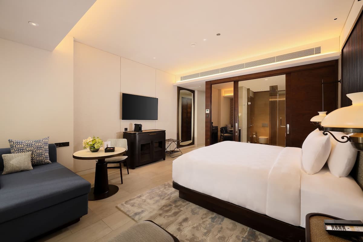 Pool Access Room