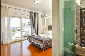 Romantic House, 3 Bedrooms, Sea View