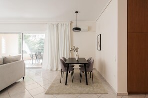 Dining - Top-Class 2BR Apartment in Marousi (Marousi)