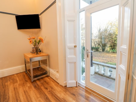 Cottage | 3 bedrooms, individually decorated, individually furnished, free WiFi