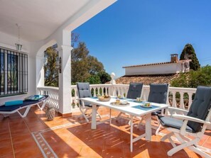 Outdoor dining - Villa Juna by Interhome (Benalmádena Costa)