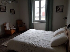 2 chambres, lit parapluie, Wi-Fi gratuit, draps fournis
