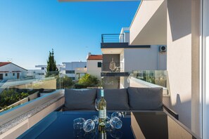 Terrace/patio - Pool apartments Villa Meteorite (Novalja)