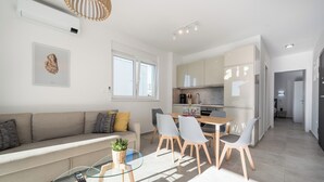 Leilighet – deluxe, 2 soverom, adgang til basseng, bassengutsikt | Innvendig