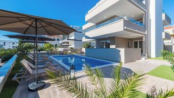 Piscine extérieure (ouverte en saison)