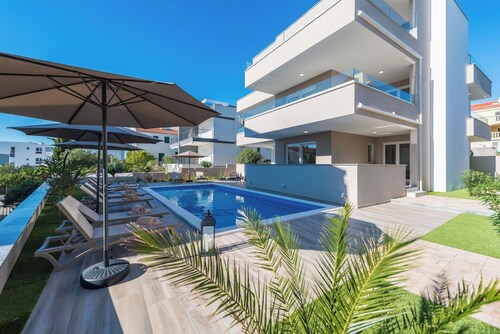 Pool apartments Villa Meteorite