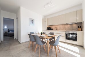 Deluxe Apartment, 3 Bedrooms, Non Smoking, Pool View | In-room dining - Pool apartments Villa Meteorite (Novalja)
