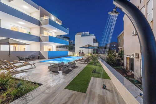 Pool apartments Villa Meteorite