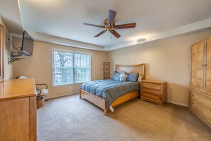 5 Schlafzimmer, Bügeleisen/Bügelbrett, kostenloses WLAN, Bettwäsche
