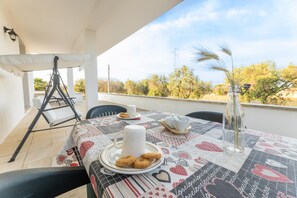 Outdoor dining - Villa Campagnola - Carpignano Sa... (Carpignano salentino)