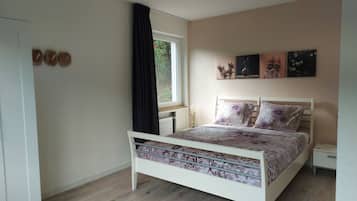 5 chambres, lit parapluie, Wi-Fi gratuit, draps fournis