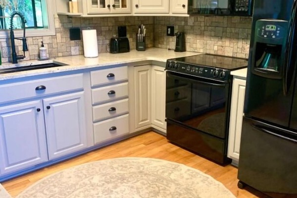 Refrigerador, microondas, horno, placa de cocina