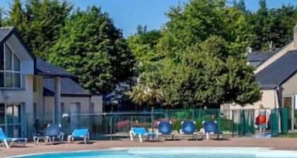 Cottage / 2 CHAMBRES/ 4 pers/piscine/golf/calme