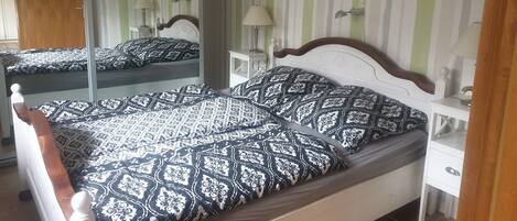 1 quarto, Wi-Fi de cortesia, roupa de cama