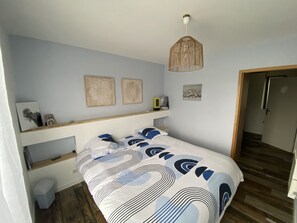 4 bedrooms, iron/ironing board, free WiFi, bed sheets - ANGLET, 8 pers COAST HOUSE WITH SWIMMING POOL, NEAR THE BEACH, cycle path, GOLF (Anglet)