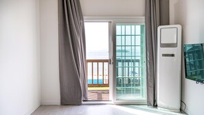Basic Room, 1 Bedroom (203) | 1 bilik tidur, Wi-fi percuma 
