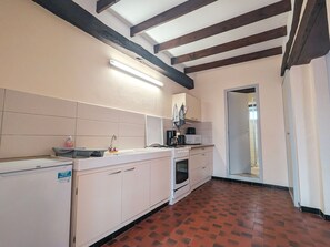 Kjøleskap, mikrobølgeovn og ovn