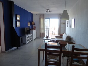 Televisie en een open haard