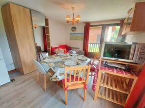 Interior - Cozy apartment in the center of Morillon, near the gondola (Morillon Village)