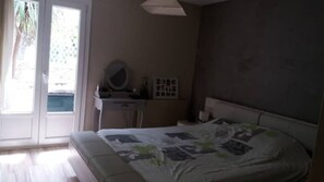 3 chambres, fer et planche à repasser, Wi-Fi gratuit, draps fournis