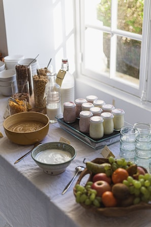 Daily buffet breakfast (EUR 18 per person)